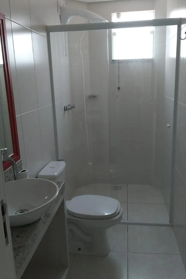 아파트 Apartamento Uma Quadra Da Praia 봄비나스